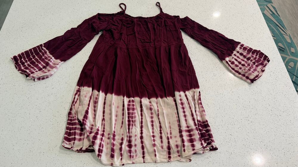 SAGE Tie Dye and Lace Tunic Sz M